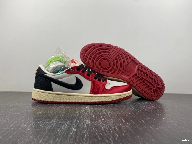 Boostmaster lin FN0432-017 OG Jordan x Air 1 Low Home Room Trophy 0821